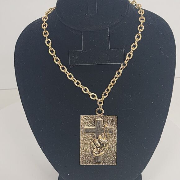 Gold Tone Rectangle 2" x 1.5" Pendant Necklace Cross & Praying Hands 17" Chain - Picture 3 of 7